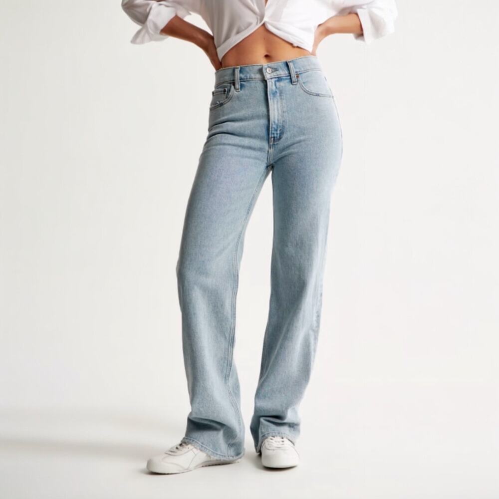 Abercrombie & Fitch Light Wash Straight Leg Jeans